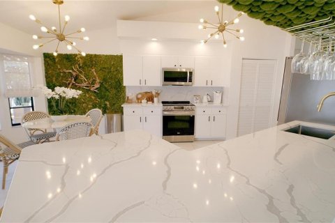 House in Port Charlotte, Florida 3 bedrooms, 135.82 sq.m. № 1876712 - photo 5