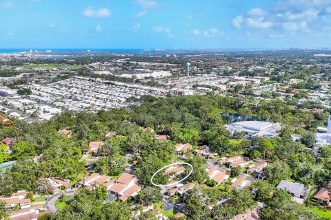 Condo in Sarasota, Florida, 2 bedrooms  № 1780962 - photo 23