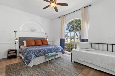 House in Bradenton, Florida 5 bedrooms, 278.71 sq.m. № 1919810 - photo 21