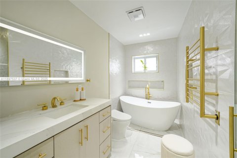 Купить виллу или дом в Майами, Флорида 7 спален, 378.39м2, № 1956268 - фото 21