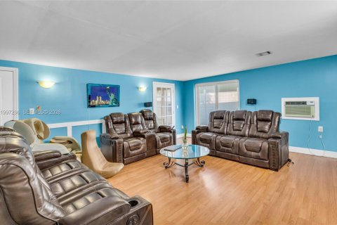 Villa ou maison à louer à Wellington, Floride: 4 chambres, 239.69 m2 № 2059230 - photo 13
