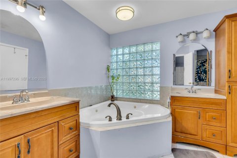 Villa ou maison à louer à Wellington, Floride: 4 chambres, 239.69 m2 № 2059230 - photo 19
