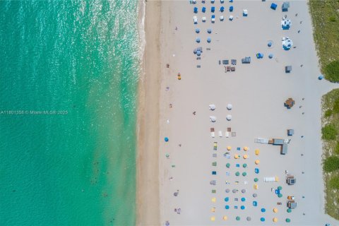 Copropriété à vendre à Miami Beach, Floride: 6 chambres, 613.15 m2 № 1936169 - photo 30