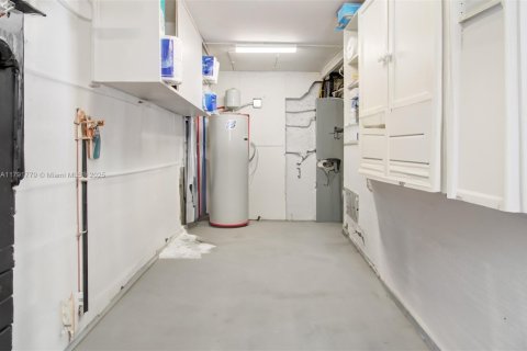 Casa en venta en Miami Springs, Florida, 2 dormitorios, 158.12 m2 № 1696589 - foto 25