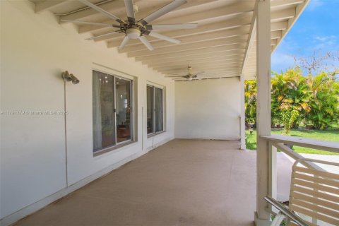 Casa en venta en Miami Springs, Florida, 2 dormitorios, 158.12 m2 № 1696589 - foto 9