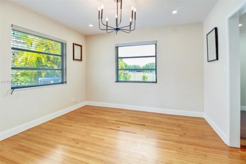 Casa en venta en Miami Springs, Florida, 2 dormitorios, 158.12 m2 № 1696589 - foto 24
