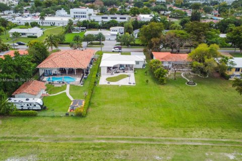 Casa en venta en Miami Springs, Florida, 2 dormitorios, 158.12 m2 № 1696589 - foto 7