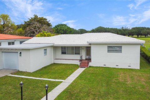 Casa en venta en Miami Springs, Florida, 2 dormitorios, 158.12 m2 № 1696589 - foto 13