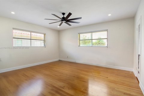 Casa en venta en Miami Springs, Florida, 2 dormitorios, 158.12 m2 № 1696589 - foto 23