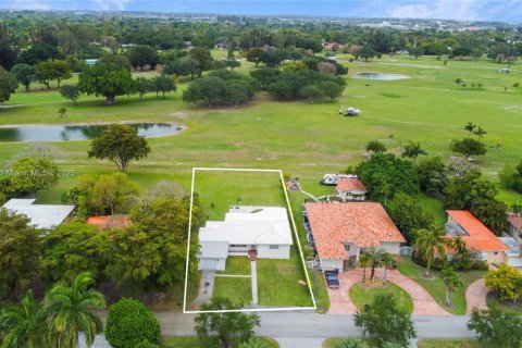 Casa en venta en Miami Springs, Florida, 2 dormitorios, 158.12 m2 № 1696589 - foto 6
