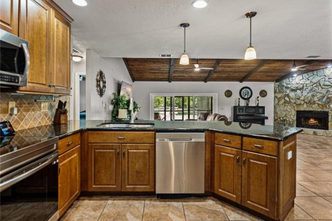 House in Zephyrhills, Florida 3 bedrooms, 258.64 sq.m. № 1902871 - photo 23