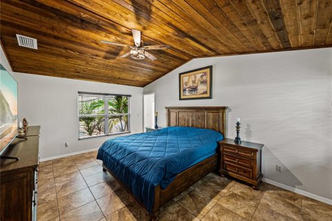 House in Zephyrhills, Florida 3 bedrooms, 258.64 sq.m. № 1902871 - photo 27