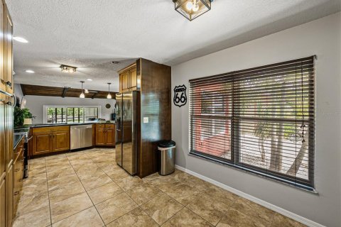 House in Zephyrhills, Florida 3 bedrooms, 258.64 sq.m. № 1902871 - photo 25