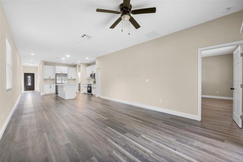 House in Spring Hill, Florida 3 bedrooms, 145.76 sq.m. № 1675393 - photo 15