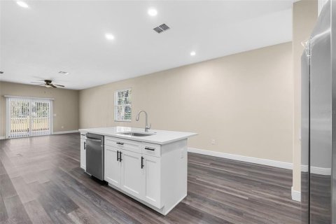 House in Spring Hill, Florida 3 bedrooms, 145.76 sq.m. № 1675393 - photo 12