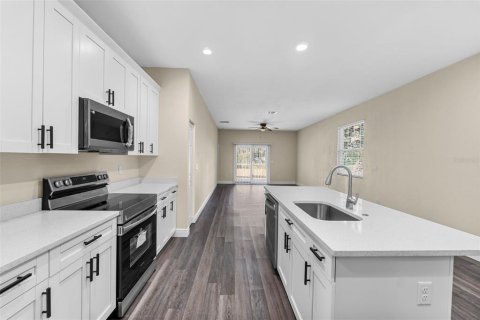 House in Spring Hill, Florida 3 bedrooms, 145.76 sq.m. № 1675393 - photo 8