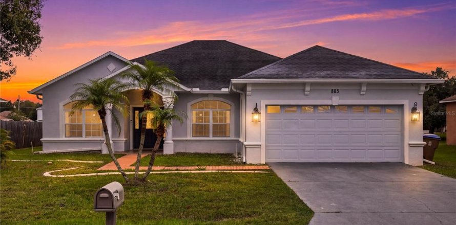 Villa ou maison à Kissimmee, Floride 4 chambres, 222.97 m2 № 2406310