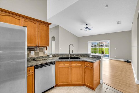 Villa ou maison à louer à Kissimmee, Floride: 4 chambres, 222.97 m2 № 2406310 - photo 14