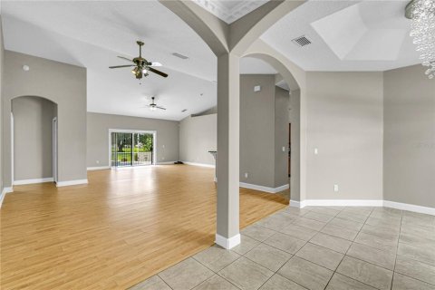 Villa ou maison à louer à Kissimmee, Floride: 4 chambres, 222.97 m2 № 2406310 - photo 8