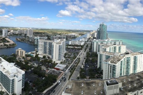 Condominio en venta en Hollywood, Florida, 1 dormitorio, 80.73 m2 № 1957618 - foto 7