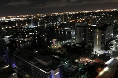 Condominio en venta en Hollywood, Florida, 1 dormitorio, 80.73 m2 № 1957618 - foto 8