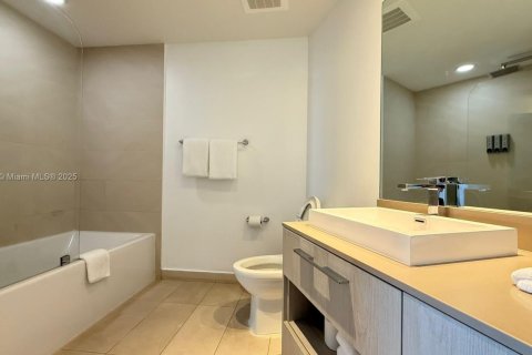 Condominio en venta en Hollywood, Florida, 1 dormitorio, 80.73 m2 № 1957618 - foto 13