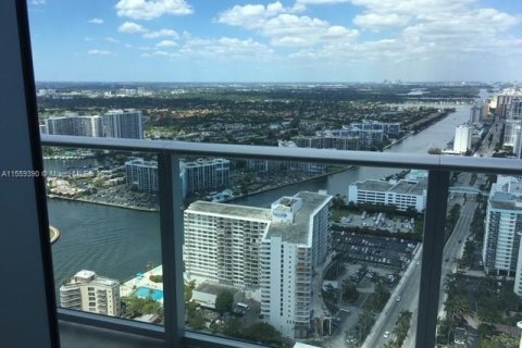 Condominio en venta en Hollywood, Florida, 1 dormitorio, 80.73 m2 № 1957618 - foto 5