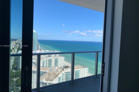 Condominio en venta en Hollywood, Florida, 1 dormitorio, 80.73 m2 № 1957618 - foto 4