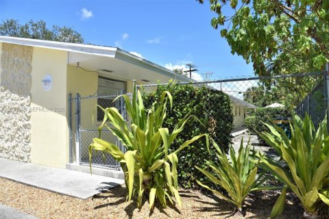 Immobilier commercial à Lake Worth, Floride 230.77 m2 № 2089420