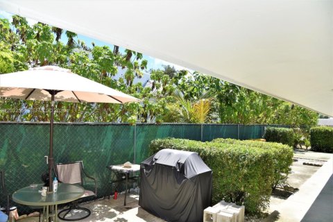 Commercial property in Lake Worth, Florida 230.77 sq.m. № 2089420 - photo 5