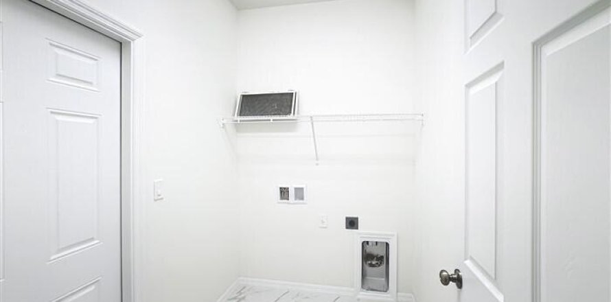 Villa ou maison à Cape Coral, Floride 4 chambres, 159.23 m2 № 1059079