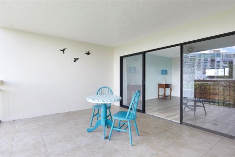 Condo in South Pasadena, Florida, 1 bedroom  № 2312557 - photo 15