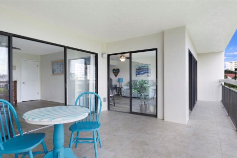 Condo in South Pasadena, Florida, 1 bedroom  № 2312557 - photo 17