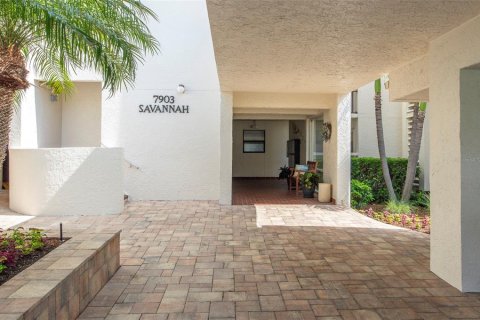 Condo in South Pasadena, Florida, 1 bedroom  № 2312557 - photo 2