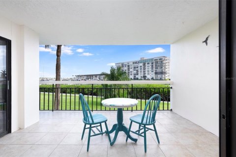 Condo in South Pasadena, Florida, 1 bedroom  № 2312557 - photo 3