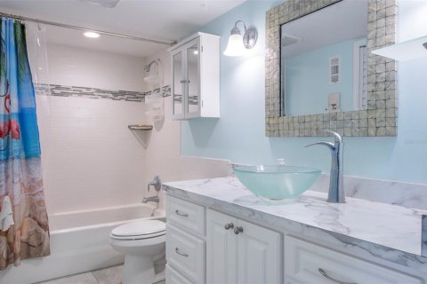 Condo in South Pasadena, Florida, 1 bedroom  № 2312557 - photo 20