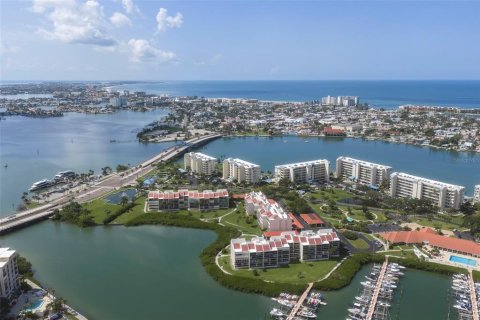 Condo in South Pasadena, Florida, 1 bedroom  № 2312557 - photo 28