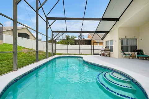 House in Davenport, Florida 4 bedrooms, 221.66 sq.m. № 2140344 - photo 19