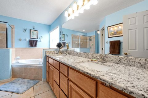House in Davenport, Florida 4 bedrooms, 221.66 sq.m. № 2140344 - photo 26