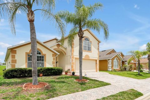 House in Davenport, Florida 4 bedrooms, 221.66 sq.m. № 2140344 - photo 2
