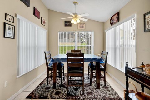 House in Davenport, Florida 4 bedrooms, 221.66 sq.m. № 2140344 - photo 15