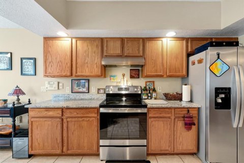 House in Davenport, Florida 4 bedrooms, 221.66 sq.m. № 2140344 - photo 12