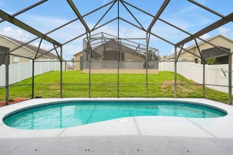 House in Davenport, Florida 4 bedrooms, 221.66 sq.m. № 2140344 - photo 22
