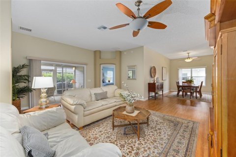 House in The Villages, Florida 3 bedrooms, 172.89 sq.m. № 1749525 - photo 17