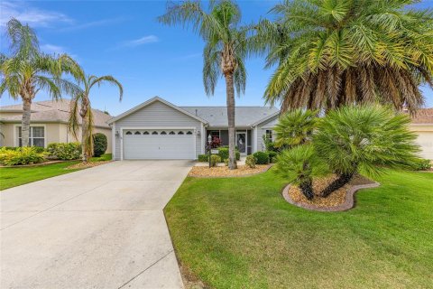 House in The Villages, Florida 3 bedrooms, 172.89 sq.m. № 1749525 - photo 3