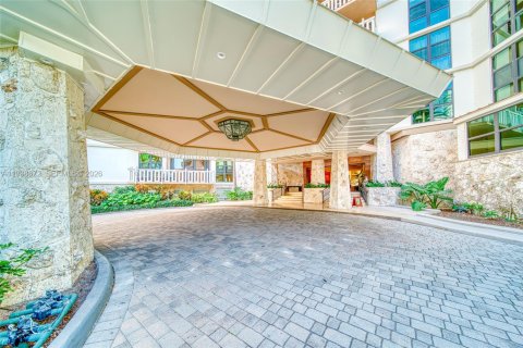 Condo in Key Biscayne, Florida, 1 bedroom  № 1996523 - photo 3