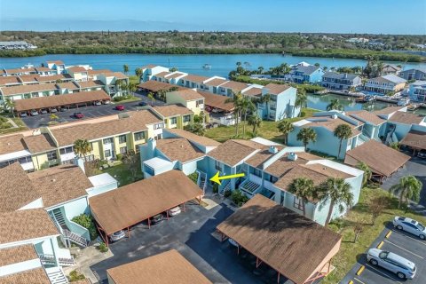 Condo à Indian Rocks Beach, Floride, 3 chambres  № 2128544