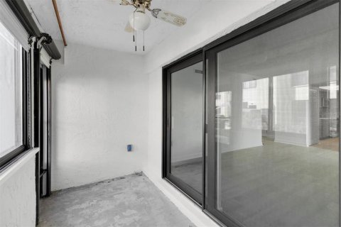 Condo in Indian Rocks Beach, Florida, 3 bedrooms  № 2128544 - photo 26