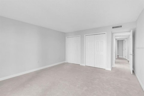 Condo in Indian Rocks Beach, Florida, 3 bedrooms  № 2128544 - photo 14