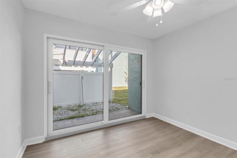 Condo in Indian Rocks Beach, Florida, 3 bedrooms  № 2128544 - photo 11